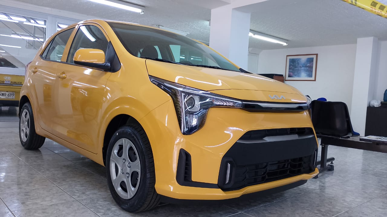 Kia Picanto Taxi - vista lateral frontal